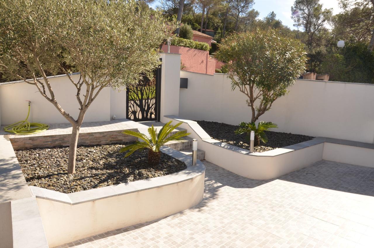 Belle Maison Avec Piscine Dans Les Hauteurs A Saint Raphael Kültér fotó